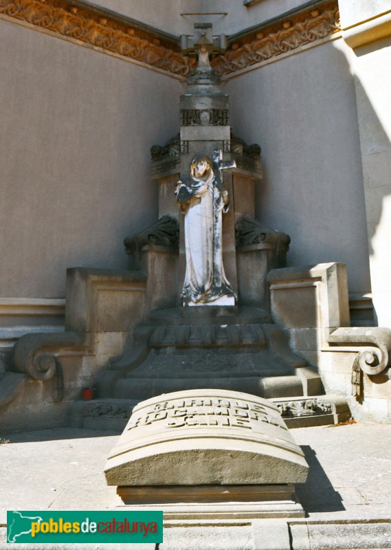 Sabadell - Cementiri. Sepulcre Enric Rocamora (Foto: Albert Esteves, 2021) Sabadell - Cementiri. Sepulcre Enric Rocamora