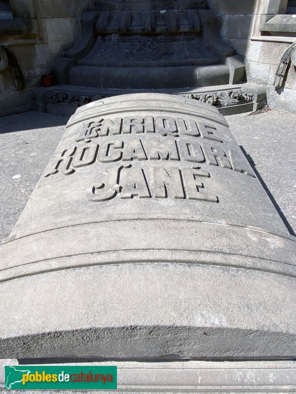 Sabadell - Cementiri. Sepulcre Enric Rocamora (Foto: Albert Esteves, 2021) Sabadell - Cementiri. Sepulcre Enric Rocamora