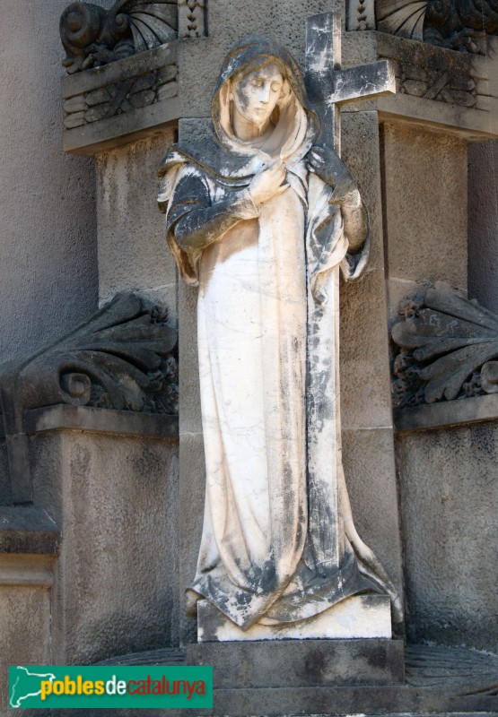 Sabadell - Cementiri. Sepulcre Enric Rocamora (Foto: Albert Esteves, 2021) Sabadell - Cementiri. Sepulcre Enric Rocamora