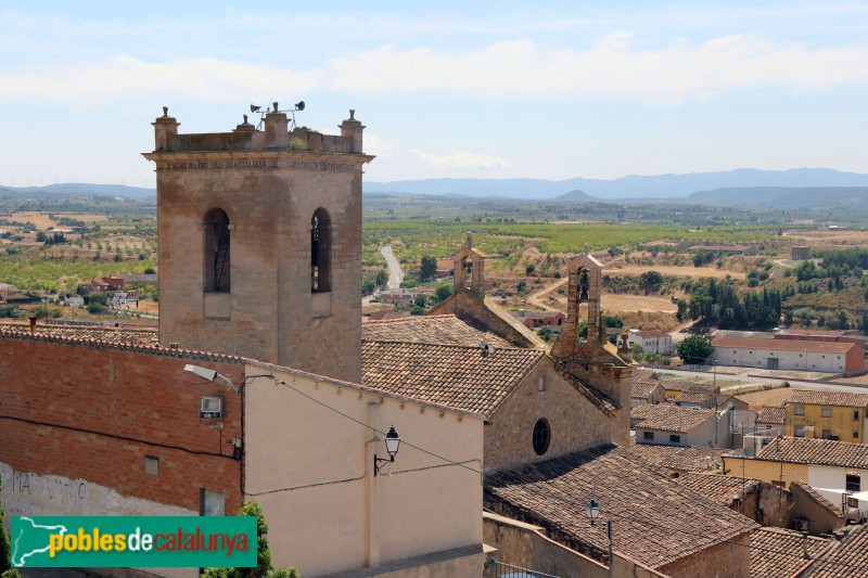 Arbeca - Campanar i església (Foto: Albert Esteves, 2021) Arbeca - Campanar i església