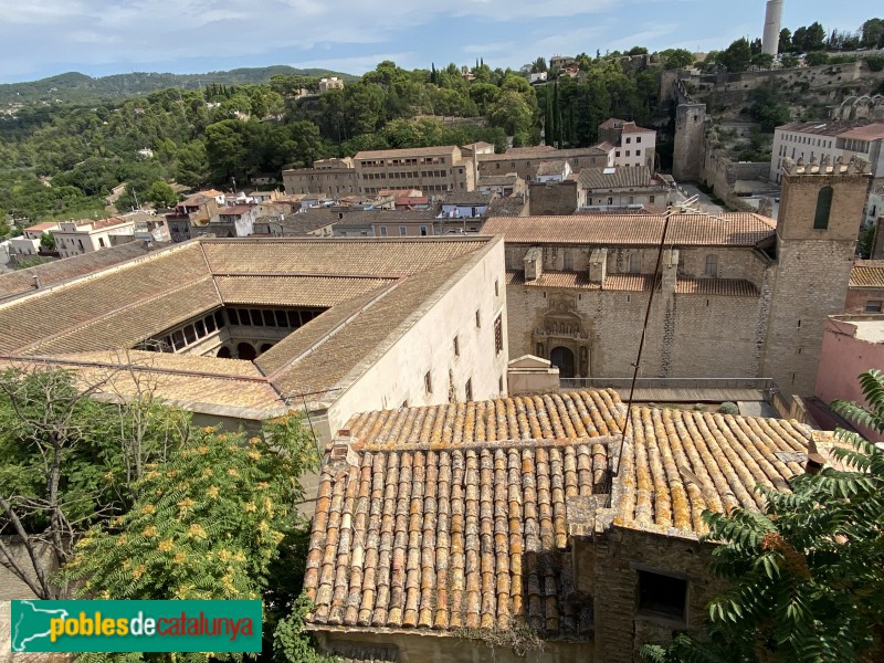 Tortosa - Església de Sant Domènec amb els Reials Col·legis a mà esquerra