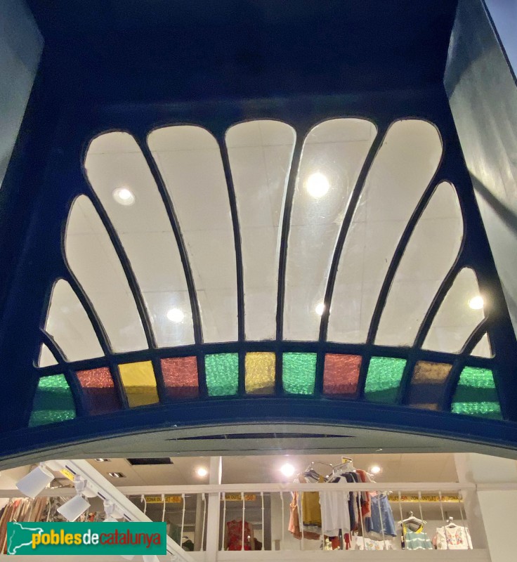 Tortosa - Antiga Adrogueria Canivell (Foto: Albert Esteves, 2021) Tortosa - Antiga Adrogueria Canivell