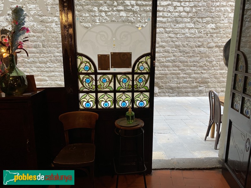 Barcelona - Bar Petra (Sombrerers, 13) (Foto: Albert Esteves, 2020) Barcelona - Bar Petra (Sombrerers, 13)