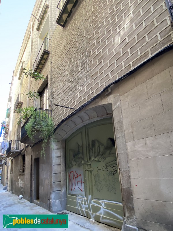 Barcelona - Carrer Rosic, 4 (Foto: Albert Esteves, 2020) Barcelona - Carrer Rosic, 4