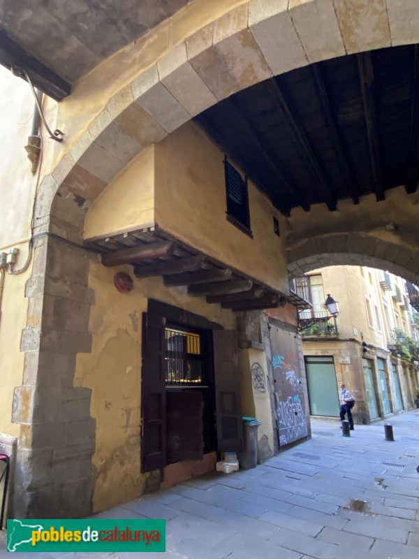 Barcelona - Carrer Caputxes, 5-6 (Foto: Albert Esteves, 2021) Barcelona - Carrer Caputxes, 5-6