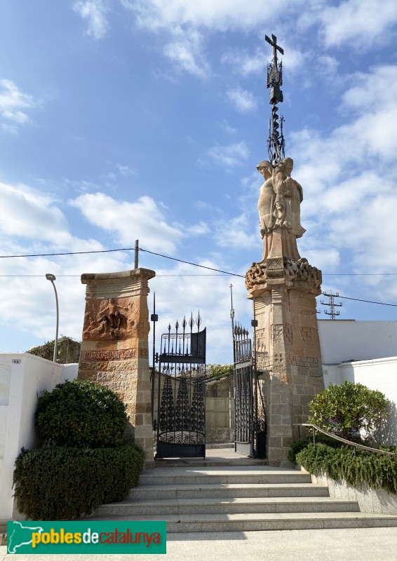 Vilassar de Mar - Porta del Cementiri (Foto: Albert Esteves, 2021) Vilassar de Mar - Porta del Cementiri