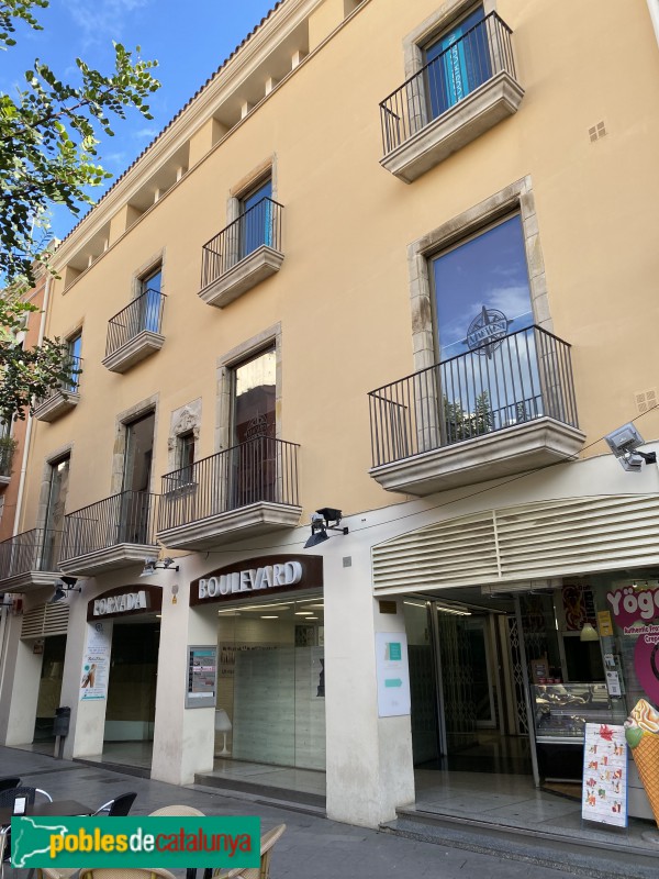 Granollers - Plaça de la Porxada, 21-23 (Foto: Albert Esteves, 2021) Granollers - Plaça de la Porxada, 21-23