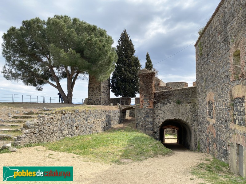Hostalric - Castell (Foto: Albert Esteves, 2021) Hostalric - Castell