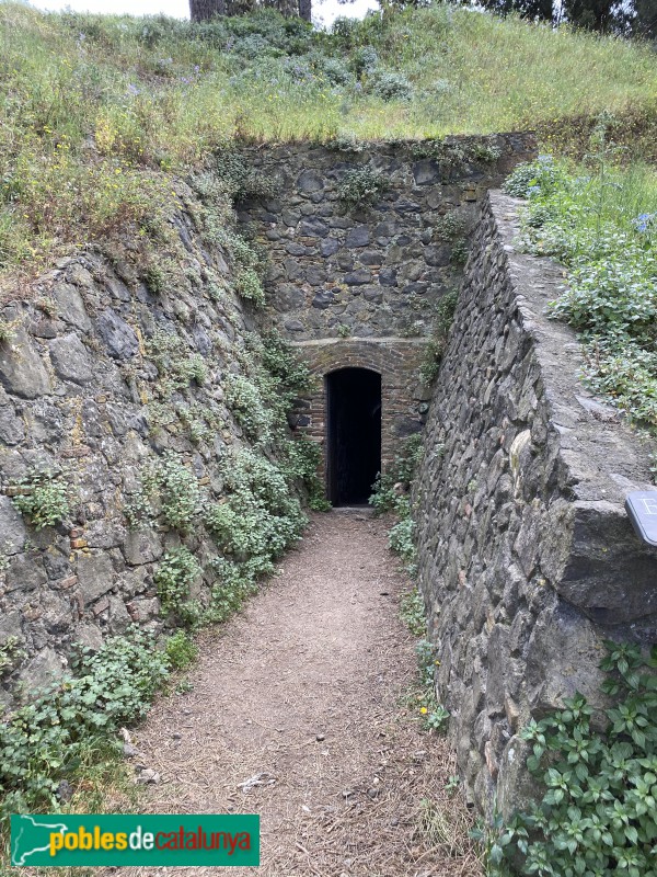 Hostalric - Castell. Cisterna (Foto: Albert Esteves, 2021) Hostalric - Castell. Cisterna