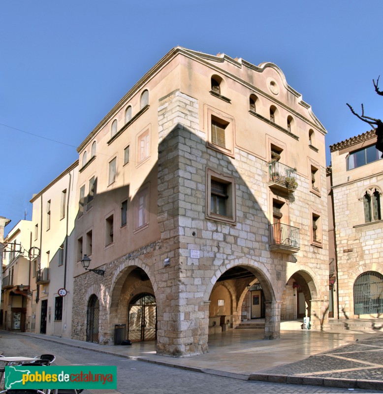 Montblanc - Porxos del Cal Malet (Foto: Vicenç Valcárcel, 2022) Montblanc - Porxos del Cal Malet