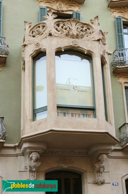Barcelona - Rambla de Catalunya, 96 (Foto: Albert Esteves, 2022) Barcelona - Rambla de Catalunya, 96