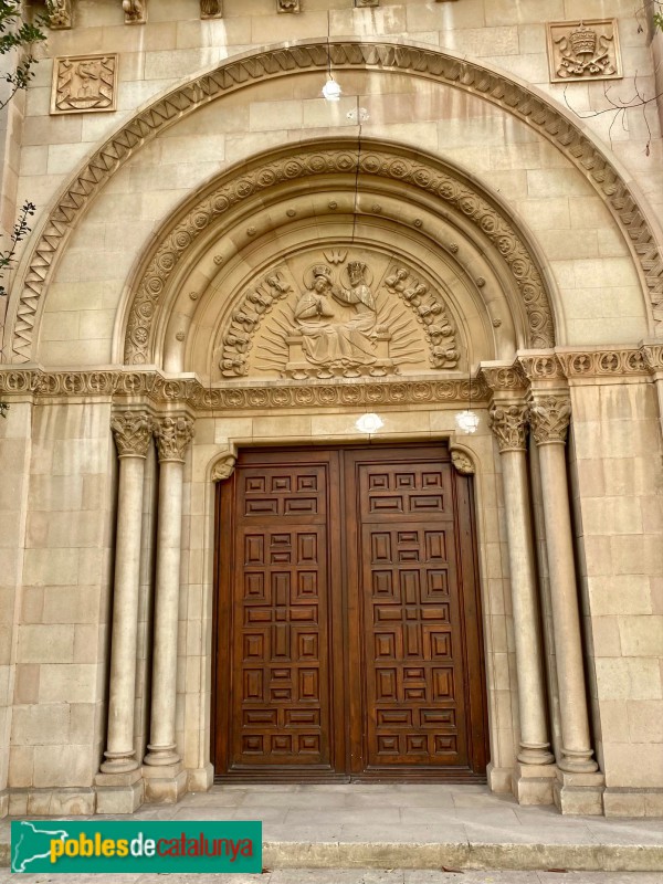 Barcelona - Torre Girona. Porta de la capella