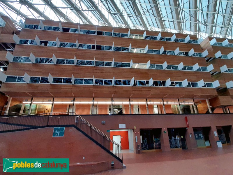 Barcelona - Casernes militars (UPF). Pati cobert edifici Roger de Llúria