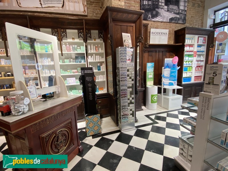 Barcelona - Farmàcia 1896 (Foto: Albert Esteves, 2022) Barcelona - Farmàcia 1896