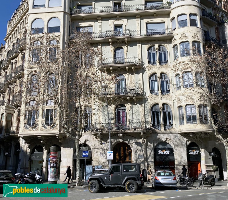 Barcelona - Rambla Catalunya, 74 (Foto: Albert Esteves, 2022) Barcelona - Rambla Catalunya, 74