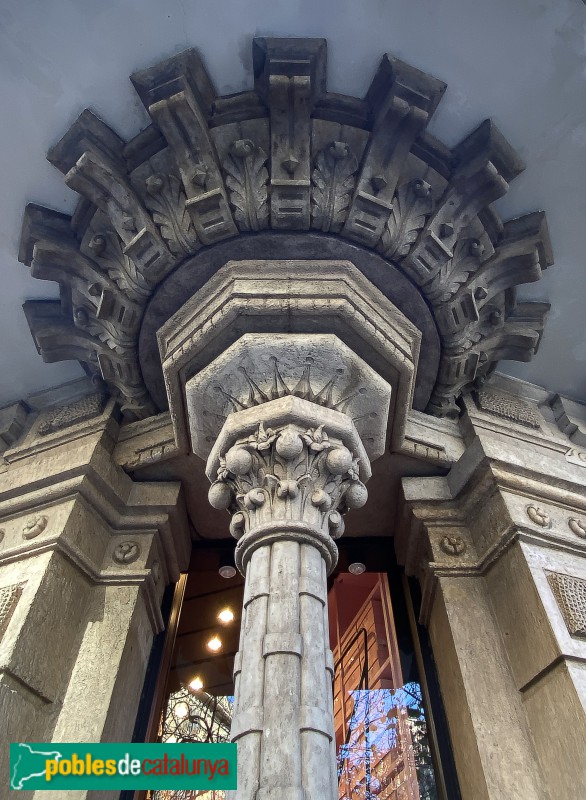 Barcelona - Rambla Catalunya, 77 (Foto: Albert Esteves, 2022) Barcelona - Rambla Catalunya, 77