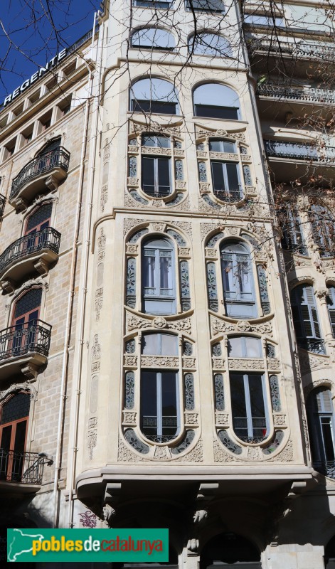 Barcelona - Rambla Catalunya, 74 (Foto: Albert Esteves, 2022) Barcelona - Rambla Catalunya, 74