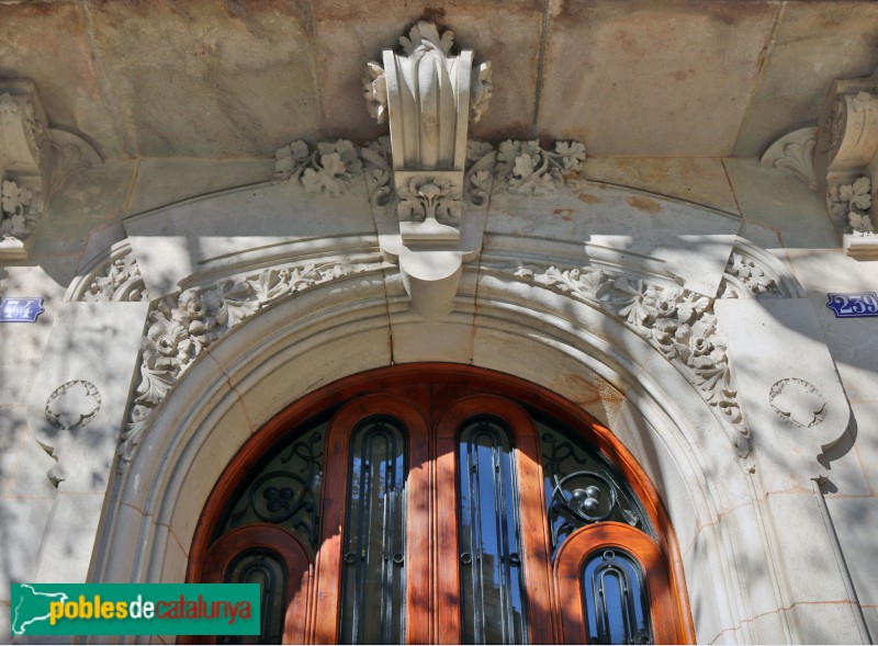 Barcelona - Rambla Catalunya, 74 (Foto: Albert Esteves, 2022) Barcelona - Rambla Catalunya, 74