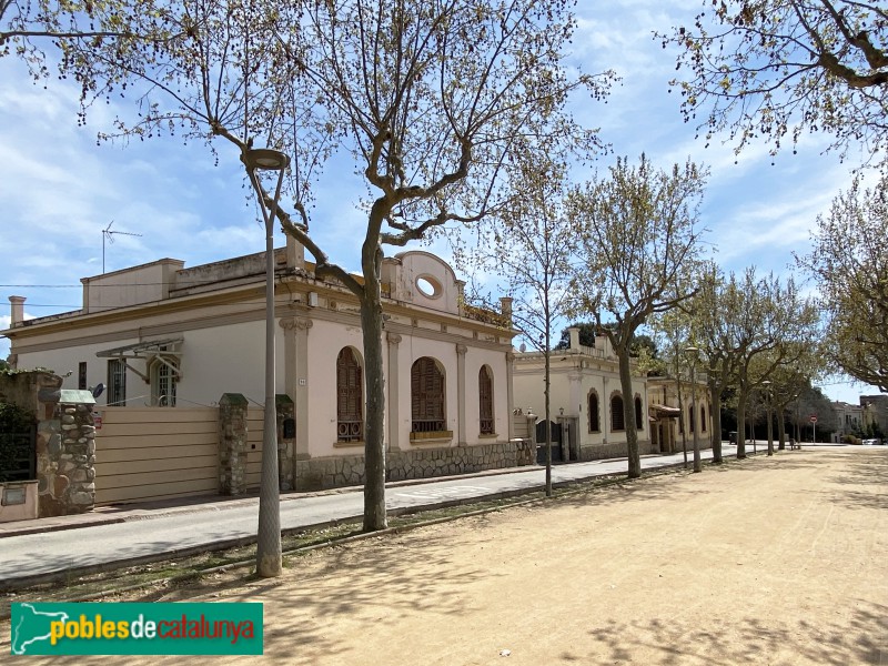 La Garriga - Passeig, 90-92-94 (Foto: Albert Esteves, 2022) La Garriga - Passeig, 90-92-94