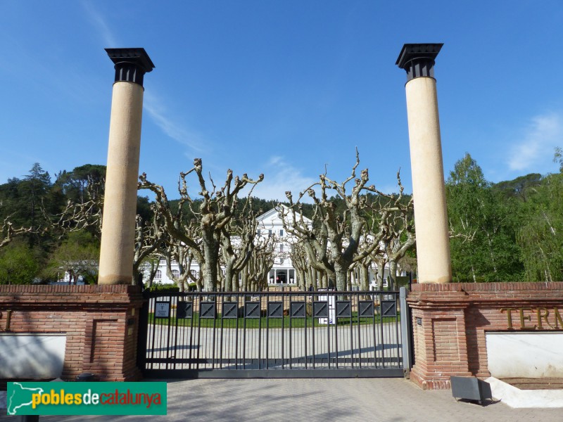 Entrada Termes Orion (Foto: Graciel·la Vidal, 2022) Entrada Termes Orion