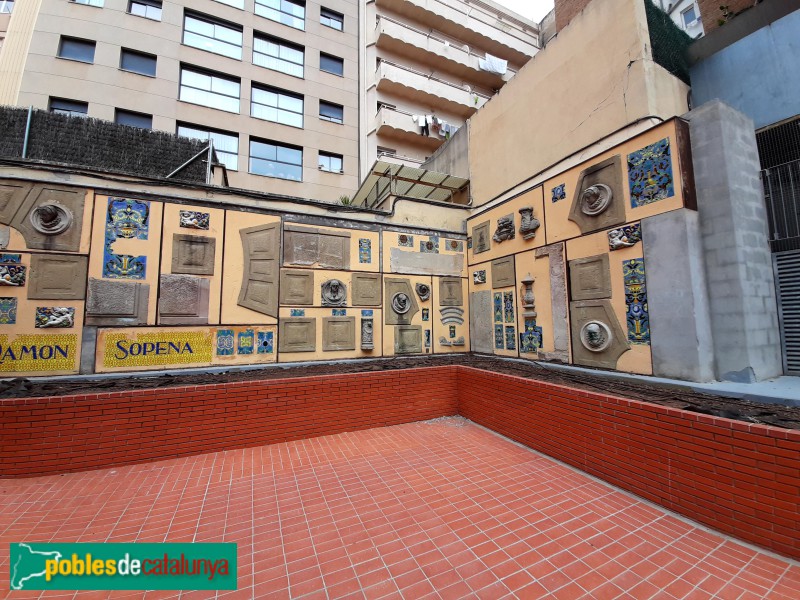 Barcelona - Mural de l'Editorial Sopena (Foto: Sergi Suárez, 2022) Barcelona - Mural de l'Editorial Sopena