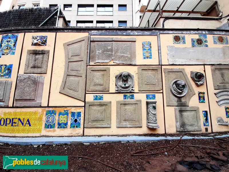 Barcelona - Mural de l'Editorial Sopena (Foto: Sergi Suárez, 2022) Barcelona - Mural de l'Editorial Sopena