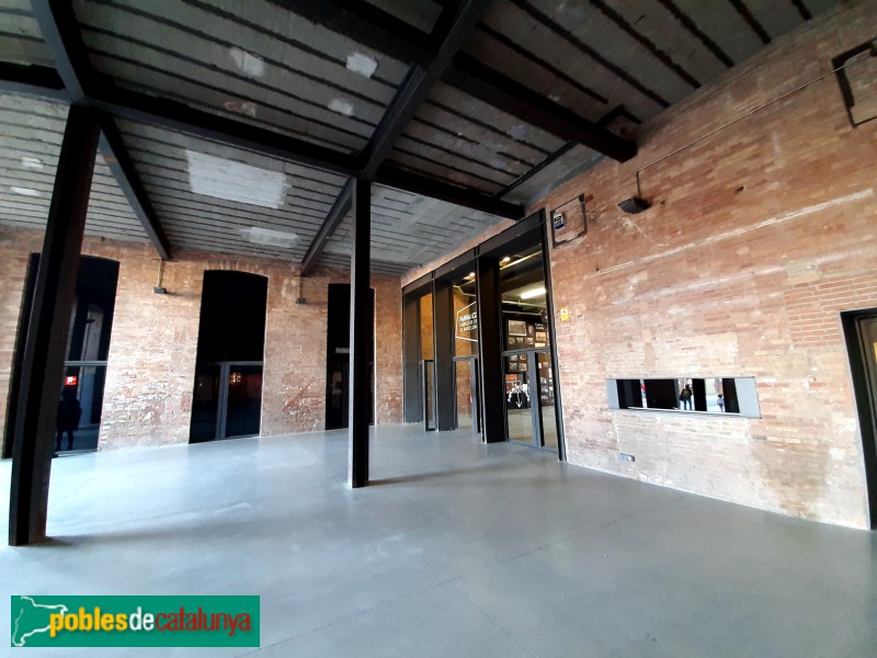 Antiga fàbrica Fabra i Coats. Entrada (Foto: Sergi Suárez, 2022) Antiga fàbrica Fabra i Coats. Entrada