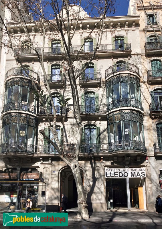 Barcelona - Plaça Urquinaona, 4 (Foto: Anna Corcoll, 2022) Barcelona - Plaça Urquinaona, 4