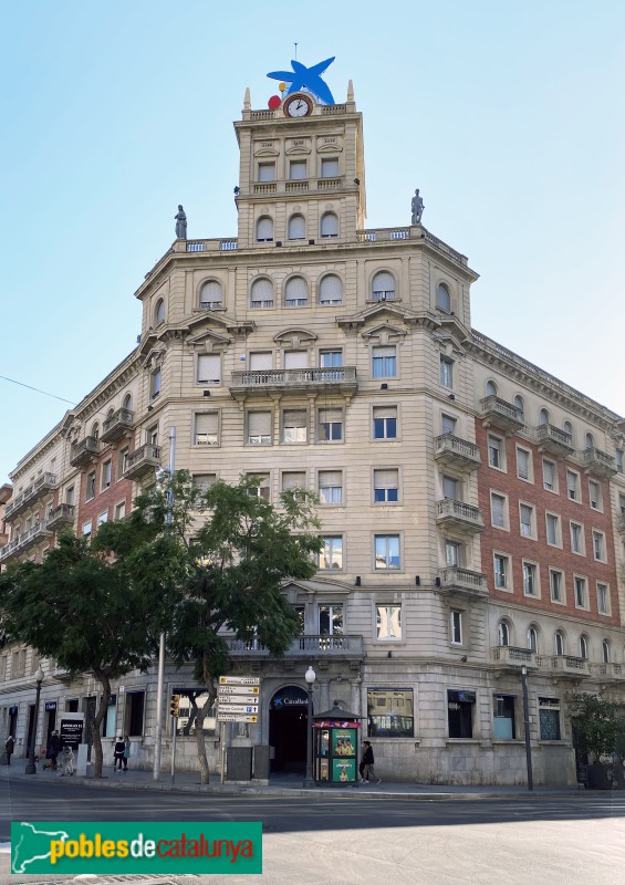 Tarragona - Edifici de la Caixa de Pensions (Foto: Albert Esteves, 2022) Tarragona - Edifici de la Caixa de Pensions