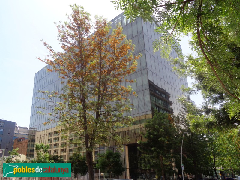 Edifici Luxa. Badajoz, 136 (Foto: Sergi Suárez, 2022) Edifici Luxa. Badajoz, 136