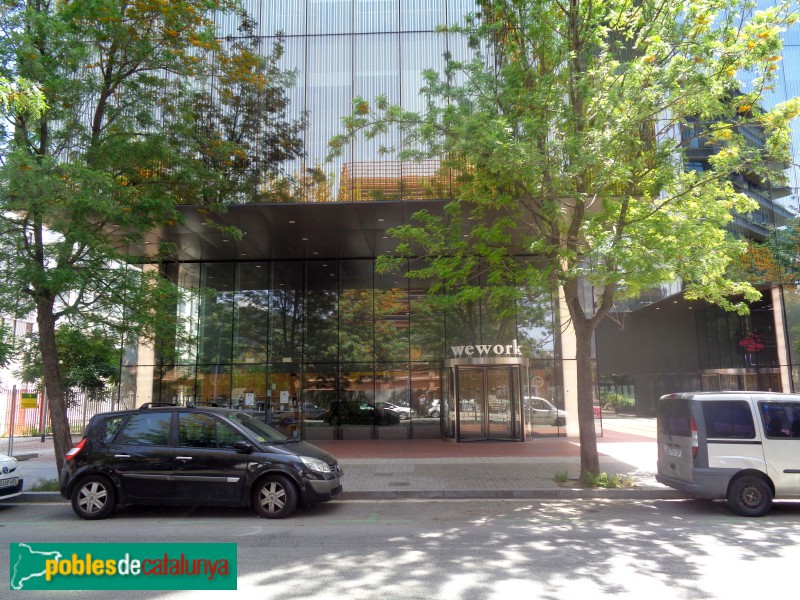 Edifici Luxa. Badajoz, 136 (Foto: Sergi Suárez, 2022) Edifici Luxa. Badajoz, 136