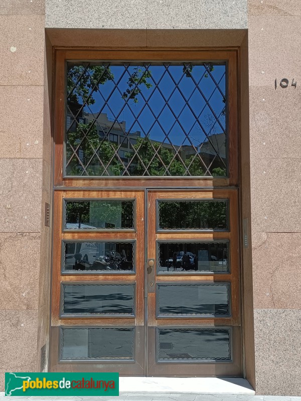 Barcelona - Casa Jacint Esteva (Passeig de Gràcia, 104-108)