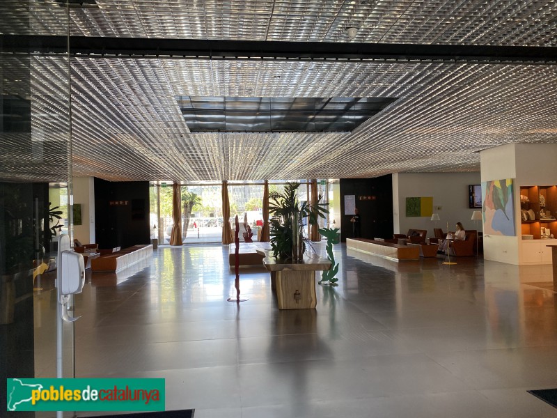 L'Hospitalet de Llobregat - Hotel Catalonia Fira (Foto: Albert Esteves, 2022) L'Hospitalet de Llobregat - Hotel Catalonia Fira