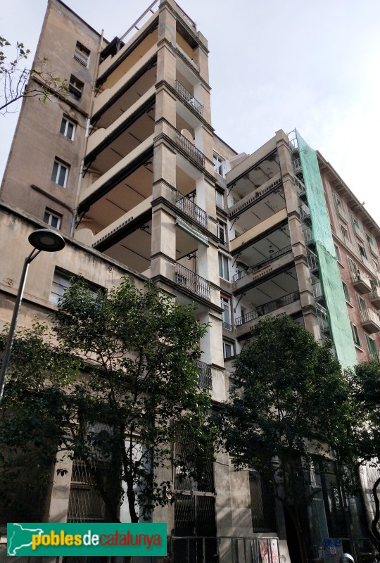 Barcelona - Gran de Gràcia, 7. Façana posterior