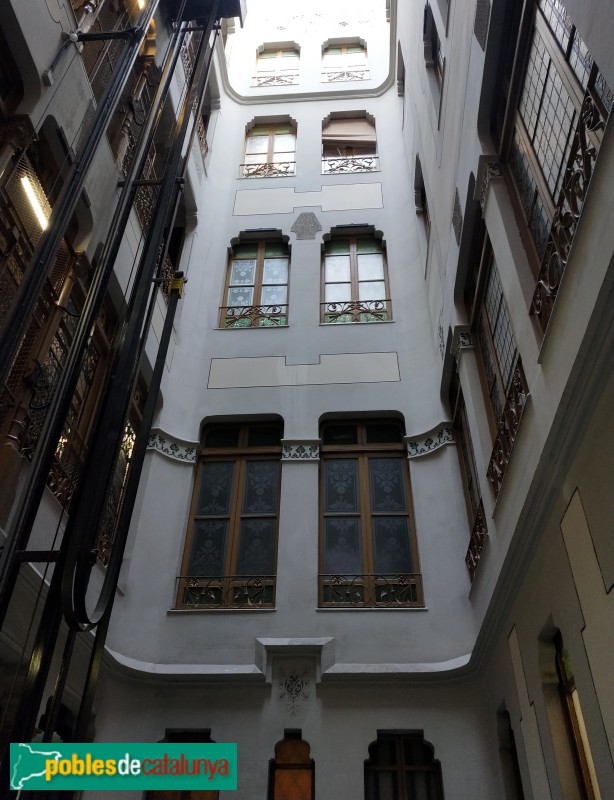 Barcelona - Diputació, 183-185 (Foto: Anna Corcoll, 2019) Barcelona - Diputació, 183-185