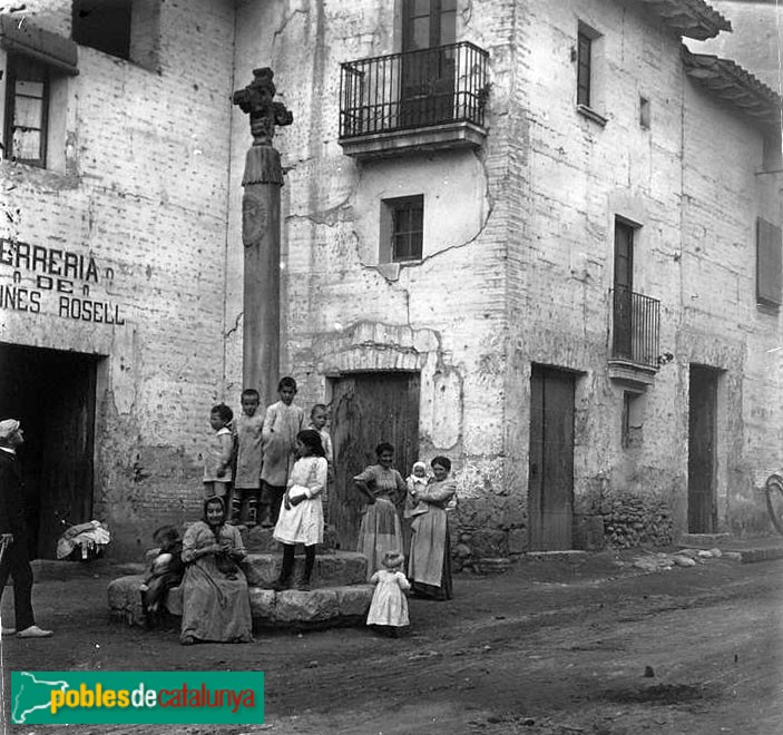 Piera - Creu antiga (destruïda) (Foto: <i>Josep Salvany -Fons Salvany. Biblioteca de Catalunya-</i>, 1912) Piera - Creu antiga (destruïda)