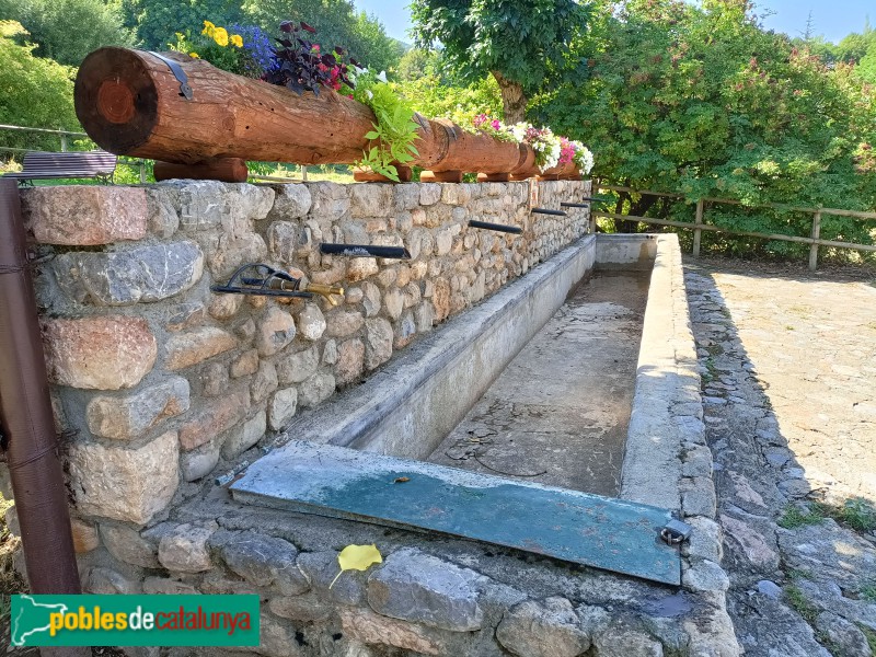 El poble de Das. Abeurador (Foto: Anna Corcoll, 2022) El poble de Das. Abeurador