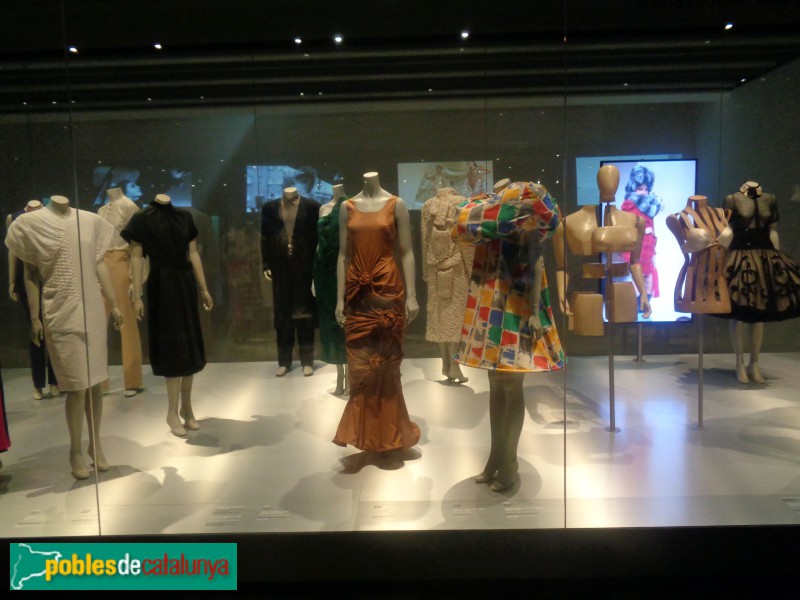 Barcelona - Disseny Hub Barcelona. Sala exposició (Foto: Sergi Suárez, 2022) Barcelona - Disseny Hub Barcelona. Sala exposició