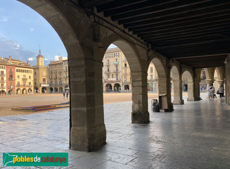 Vic - Plaça Major (Foto: Albert Esteves, 2022) Vic - Plaça Major