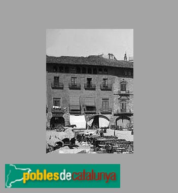 Vic - Casa Costa. Edifici antic (Foto: Frederic Bordas -Arxiu Centre Excursionista de Catalunya-, 1882) Vic - Casa Costa. Edifici antic