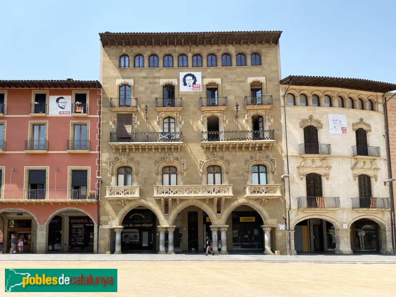 Vic - Plaça Major (Foto: Albert Esteves, 2022) Vic - Plaça Major