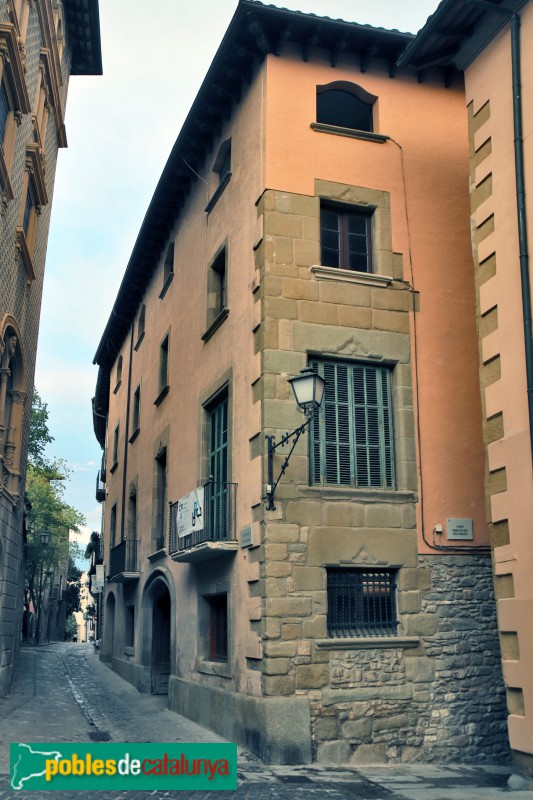 Vic - Casa Tortadès (Foto: Albert Esteves, 2022) Vic - Casa Tortadès