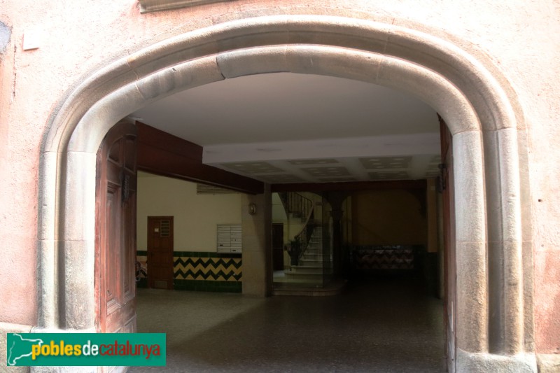 Vic - Casa Tortadès (Foto: Albert Esteves, 2022) Vic - Casa Tortadès