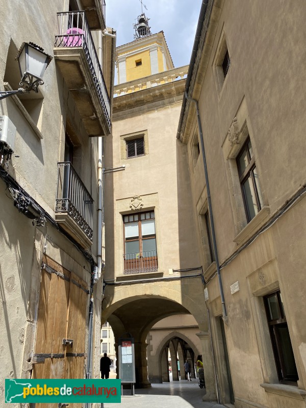 Vic - Casa de la Ciutat (Plaça del Pes) (Foto: Albert Esteves, 2022) Vic - Casa de la Ciutat (Plaça del Pes)