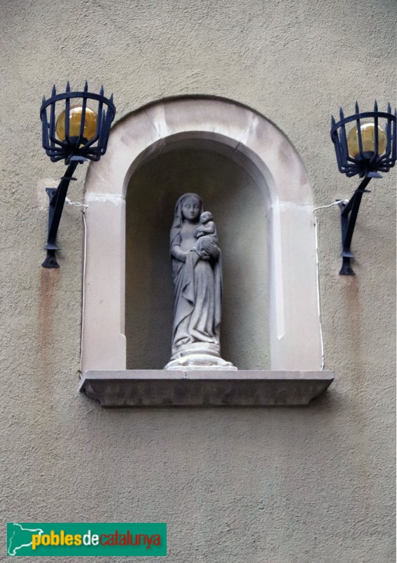 Vic - Plaça Sant Felip, 10 (Foto: Albert Esteves, 2022) Vic - Plaça Sant Felip, 10