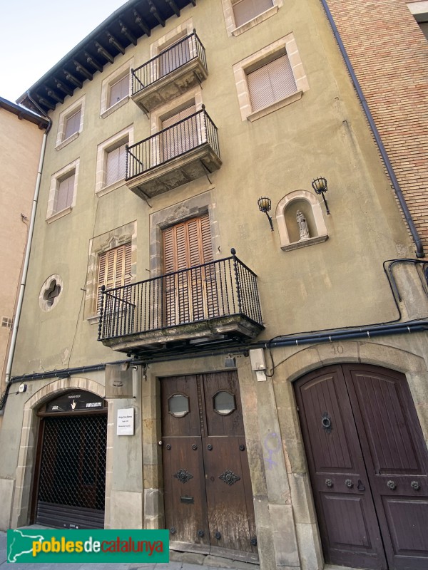 Vic - Plaça Sant Felip, 10 (Foto: Albert Esteves, 2022) Vic - Plaça Sant Felip, 10