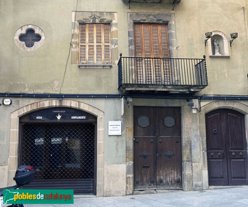 Vic - Plaça Sant Felip, 10 (Foto: Albert Esteves, 2022) Vic - Plaça Sant Felip, 10