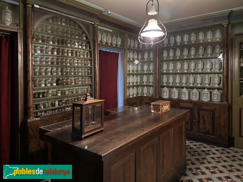 Cardedeu - Museu Tomàs Balvey. Farmàcia Balvey (Foto: Albert Esteves, 2022) Cardedeu - Museu Tomàs Balvey. Farmàcia Balvey
