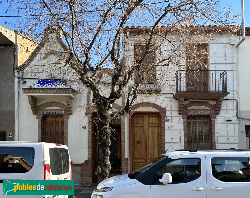 Cardedeu - Crtra. de Cànoves 40 i 42 (Foto: Albert Esteves, 2022) Cardedeu - Crtra. de Cànoves 40 i 42