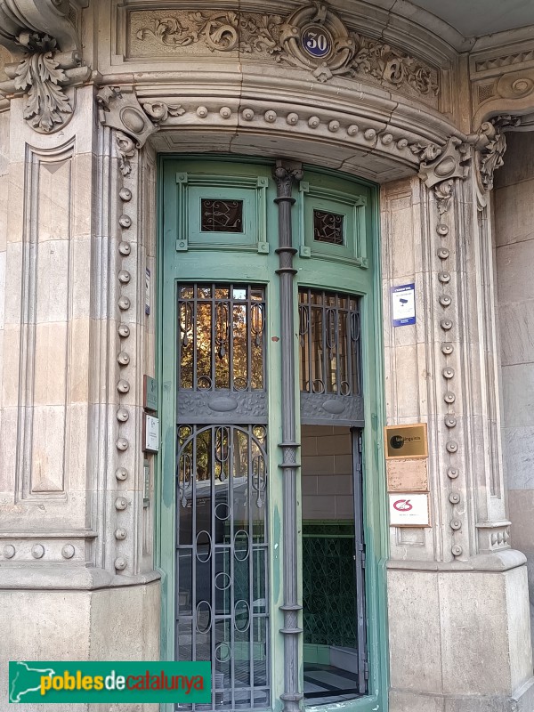 Barcelona - Balmes, 30 / Diputació, 232 (Foto: Anna Corcoll, 2022) Barcelona - Balmes, 30 / Diputació, 232